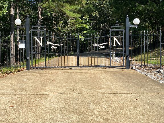 Gate on CR 100