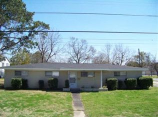 6500 Terrell St, Groves, TX 77619