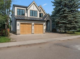 518 S 33rd Ave SW, Calgary, AB T2S0S9