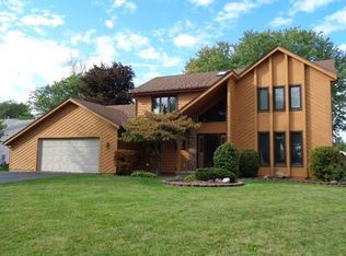 297 Northwood Dr, Rochester, NY 14612