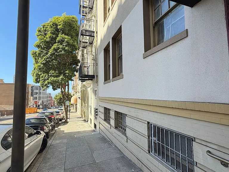 900 Powell St #4 — Photo 10