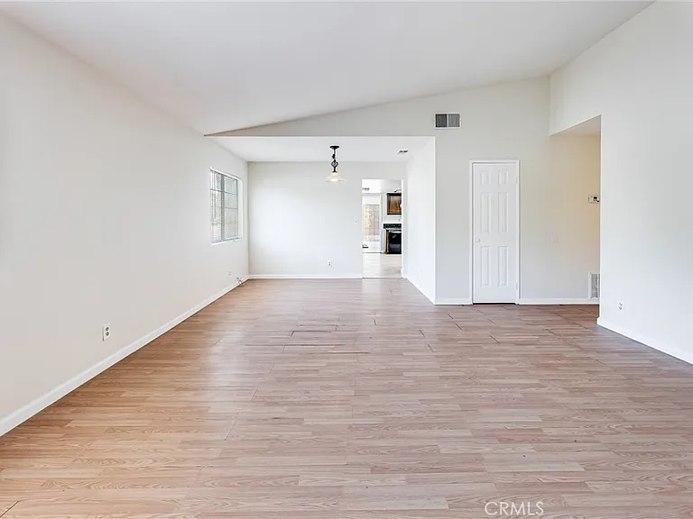 5546 McLennan Ave — Photo 3