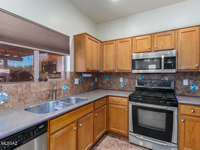 1599 W Homecoming Way — Photo 10