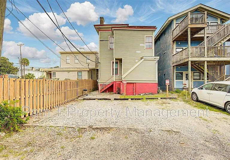 124 E Henry St #D — Photo 1