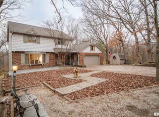 1173 N Olde Farm Rd, East Peoria, IL 61611