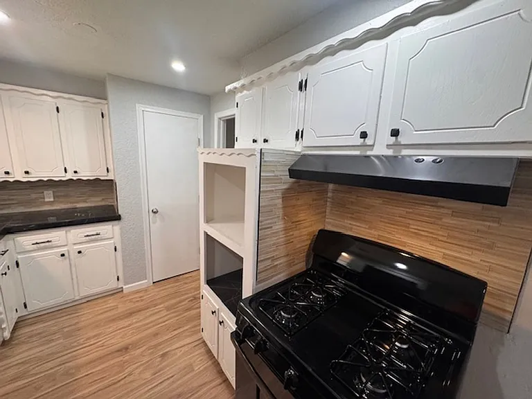 2908 SE 47th St — Photo 3