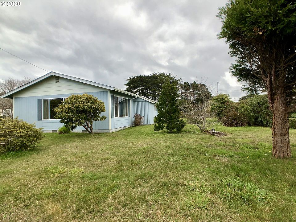 2nd image of 335 9th St SE