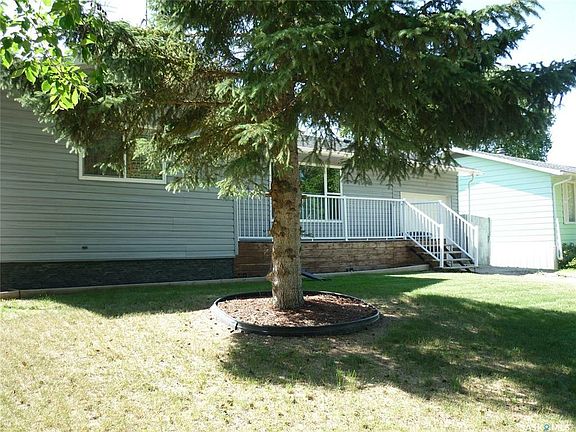2nd image of 404 3rd Ave N