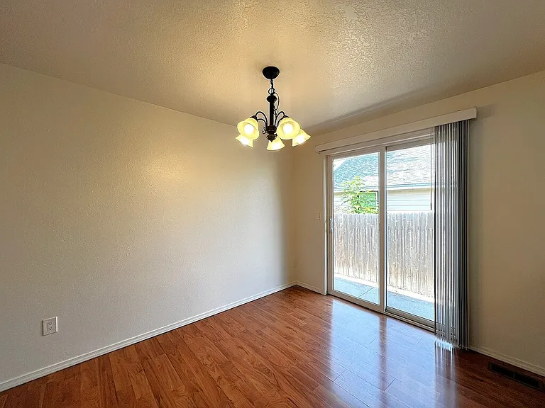 1318 S Michigan Ave — Photo 14