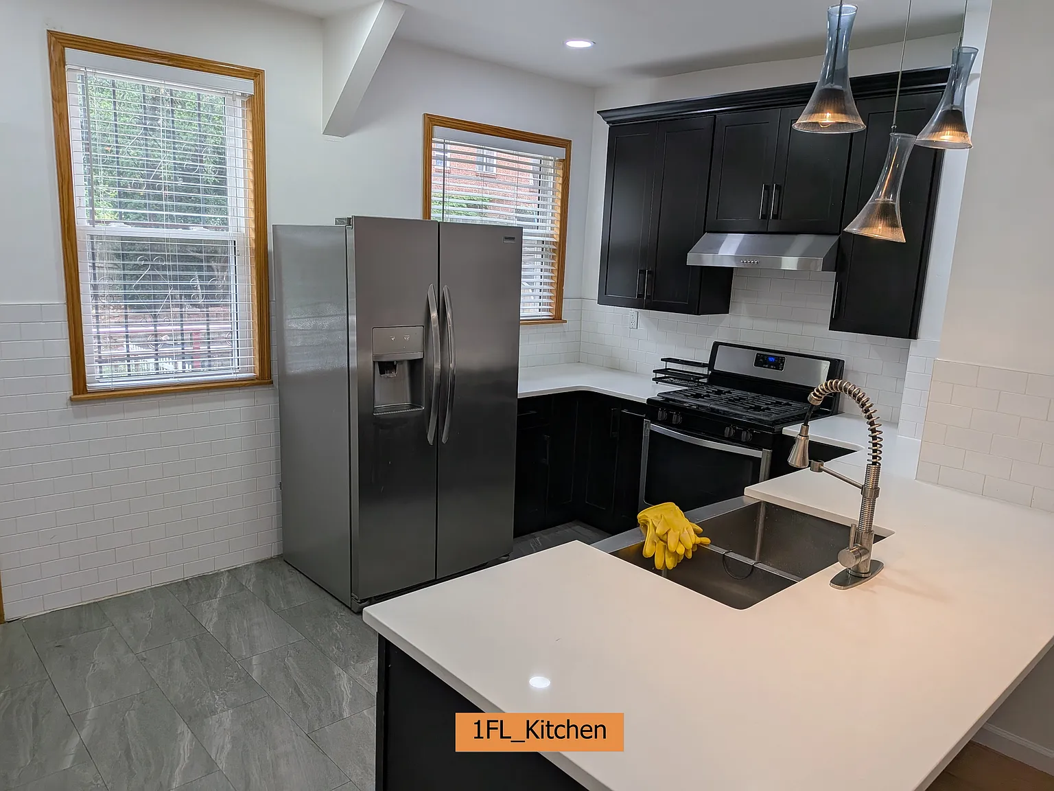 4 bed, 1.5 bath, 1200 sqft, $3,400 — Photo 3