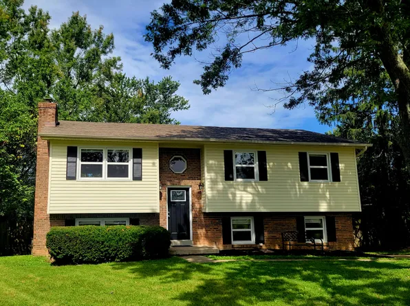 1401 Yosemite Cir, Lexington, KY 40517