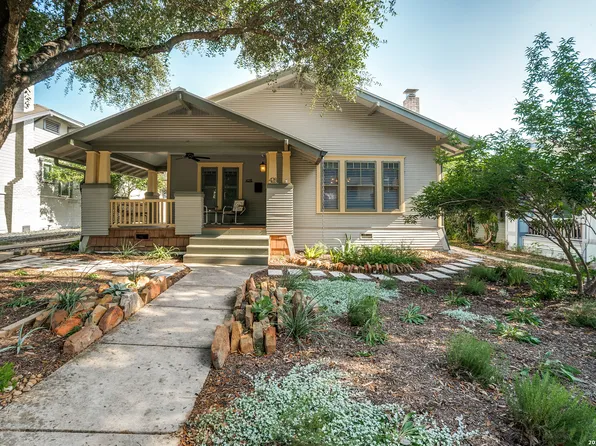 428 Queen Anne Ct, San Antonio, TX 78209