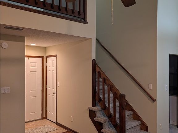 5th image of 719 Mary Robert Ln #204
