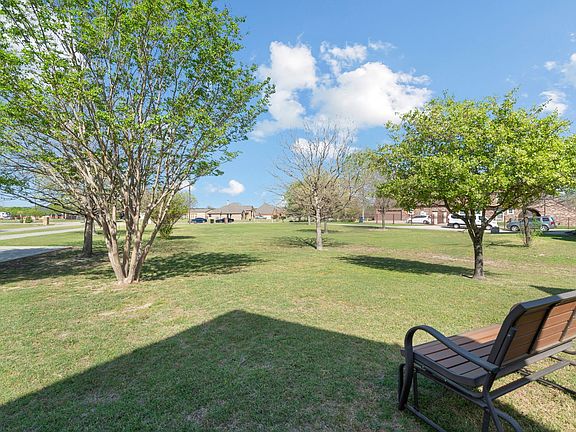 5th image of 112 Waterfall Ct