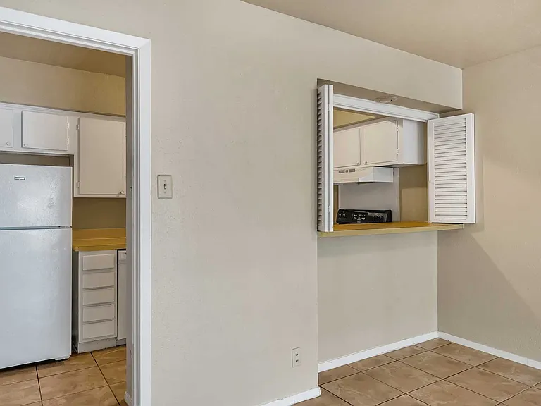 Barclay Apartments - ASK ABOUT OUR SPRING MOVE-IN SPECIAL TODAY! — Photo 53