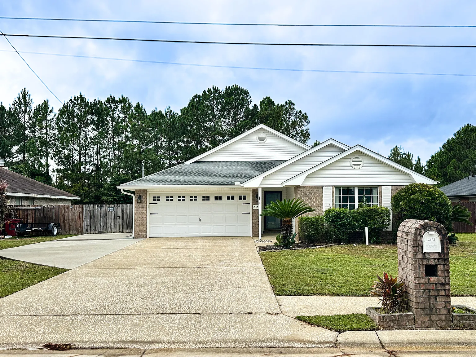 4 bed, 2.0 bath, 2128 sqft, $2,400 — Photo 1