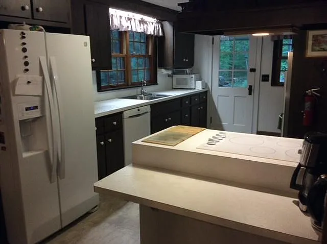 4504 Lakeshore Dr — Photo 12
