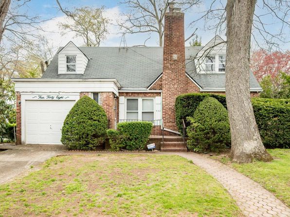 448 Coolidge Street, West Hempstead, NY 11552