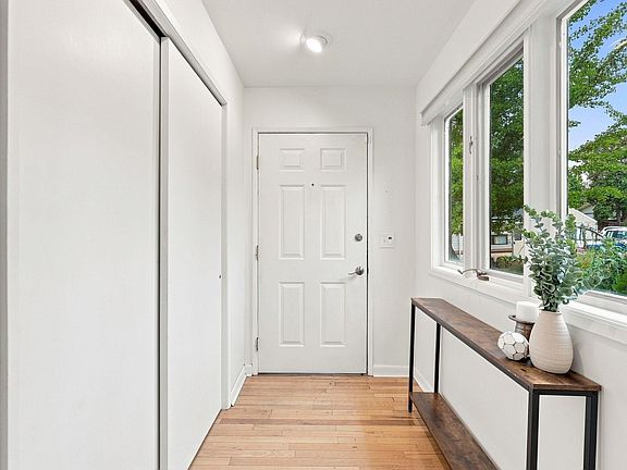 3rd image of 4204 S Conklin St