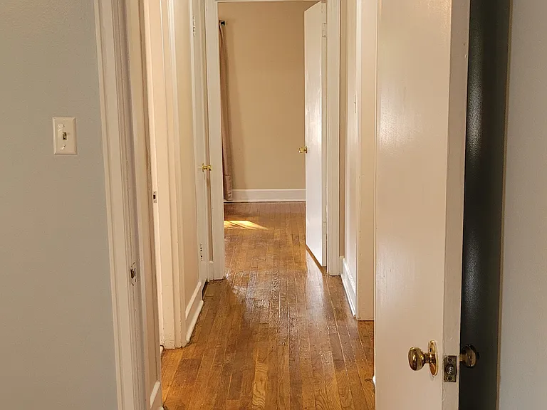 Taylor Dr — Photo 16