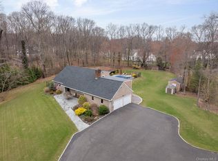 431 Woodbury Road, Cold Spring Harbor, NY 11724