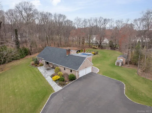 431 Woodbury Road, Cold Spring Harbor, NY 11724