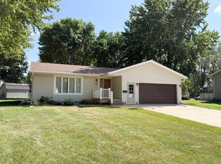 1523 Eckerson Dr, Worthington, MN 56187