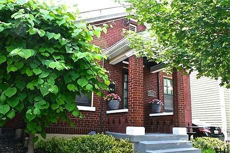 Truly a beautiful all brick home in the heart of Seminary Square.  Walk to Mainstasse, Licking River Historic District and Downtown in minutes.  Close to everything and perfect for someone who wants single-floor living!
