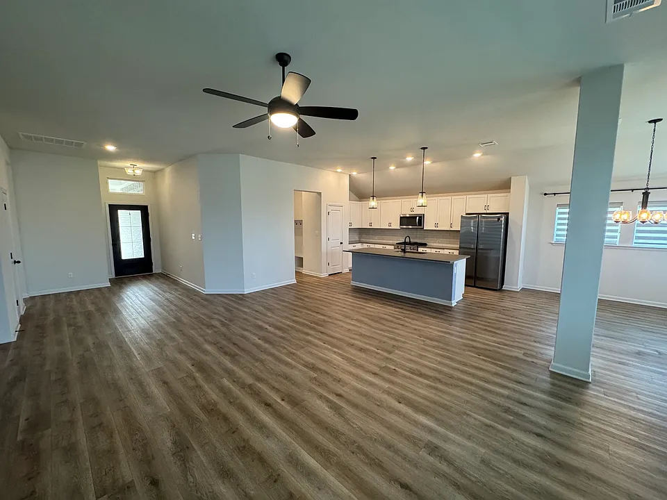 1136 Olympic Ln