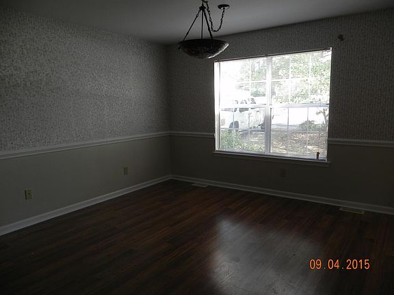 4th image of 907 Colonial Ave