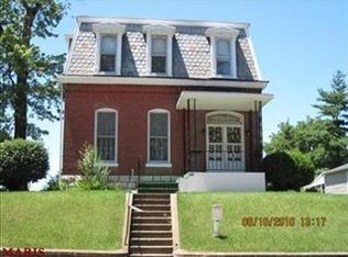 701 N Benton Ave, Saint Charles, MO 63301