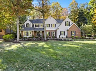 4990 Sandstone Ct, Clarence, NY 14031