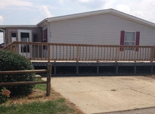 8746 W Carefree Dr, Pendleton, IN 46064