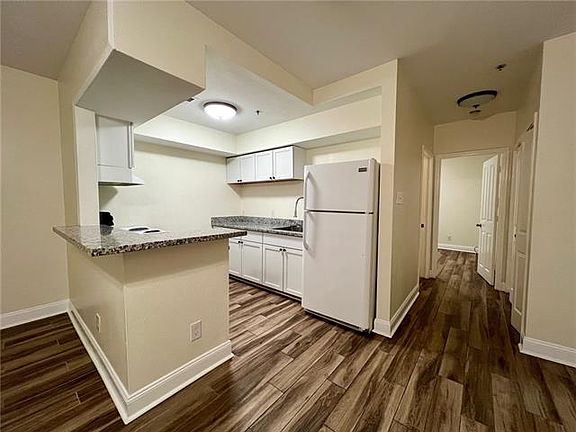 4th image of 523 Saint Philip St Unit 1