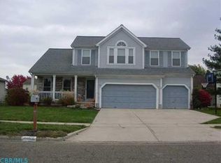 3402 Grovepark Dr, Grove City, OH 43123