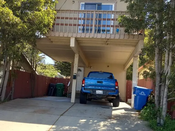 1702 Goodwin St, Seaside, CA 93955