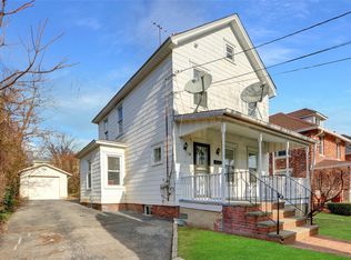 24 Coles St, Glen Cove, NY 11542