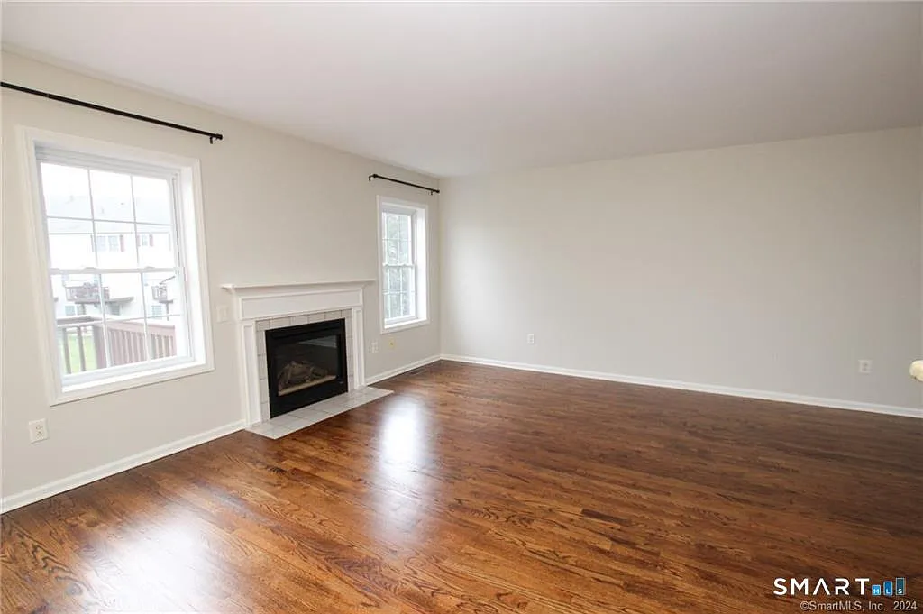2 bed, 2.5 bath, 1650 sqft, $3,100 — Photo 4