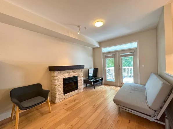 4388 Bayview St, Richmond, BC V7E 6S9