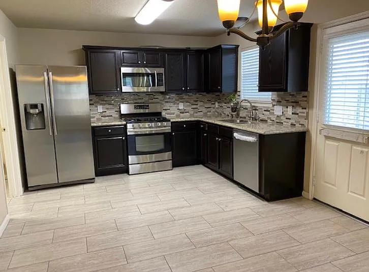3826 Silverhawk Dr — Photo 11