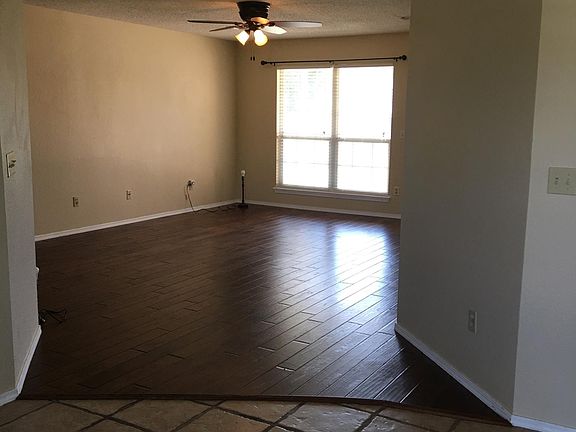 3rd image of 43 Tiffany Ln