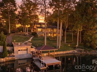 35 S Point Ln, Taylorsville, NC 28681