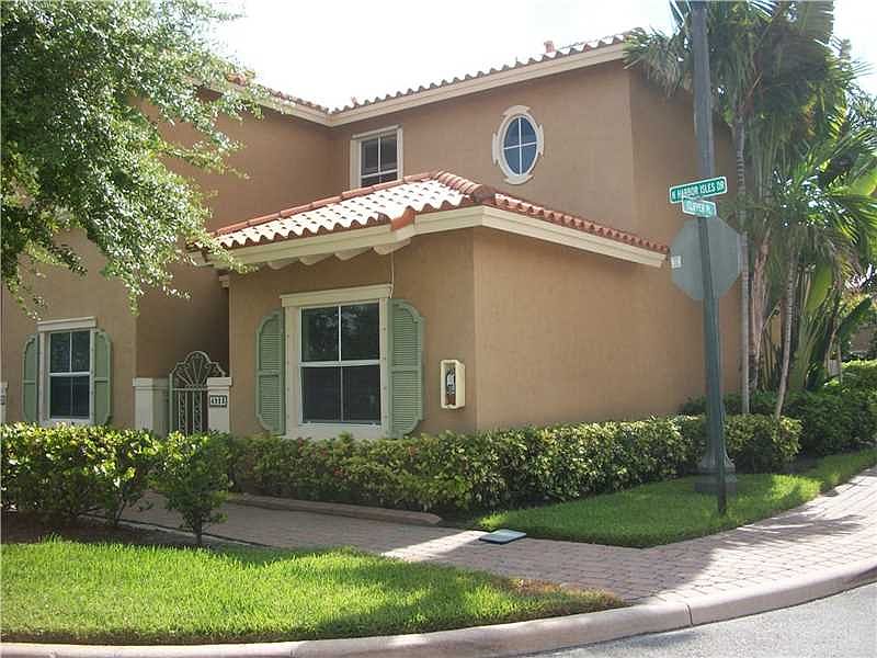 1st image of 4923 N Harbor Isles Dr #207