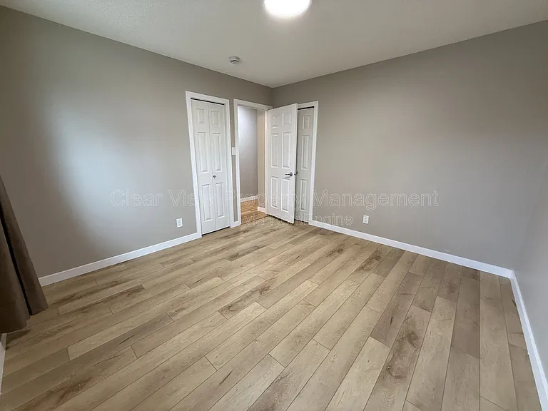 18 Trinity Pl W — Photo 21