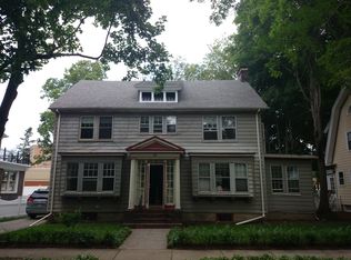 25 Adams St, Brookline, MA 02446