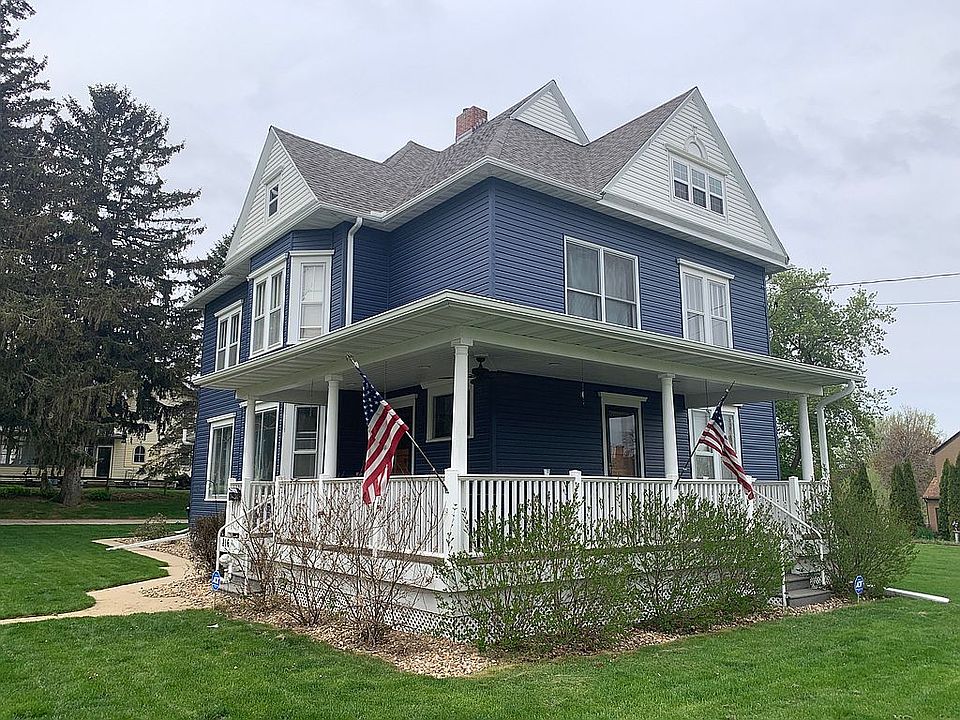 2nd image of 816 W 4th St