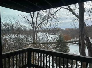 1615 Maple Ter #115-1L, Lisle, IL 60532