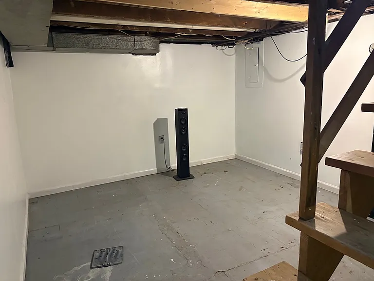 639 Martins Ln — Photo 24