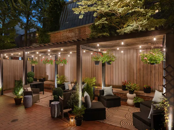 130 West 12th Street image 6 of 6