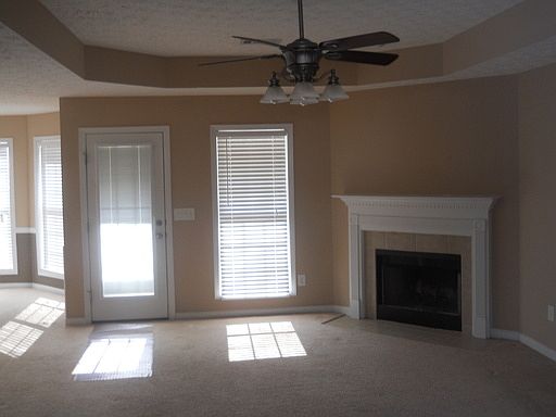 5th image of 10 Brentwood Dr